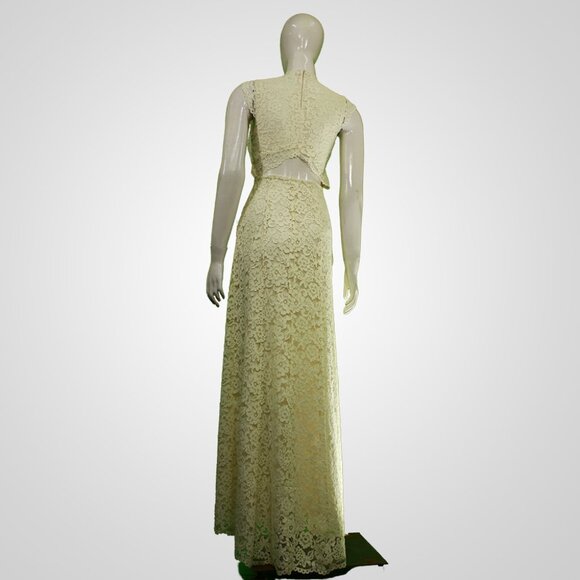 Chic 1990s Vintage Ivory Lace Maxi Dress - Embrace Retro Glamour - Picture 2 of 5